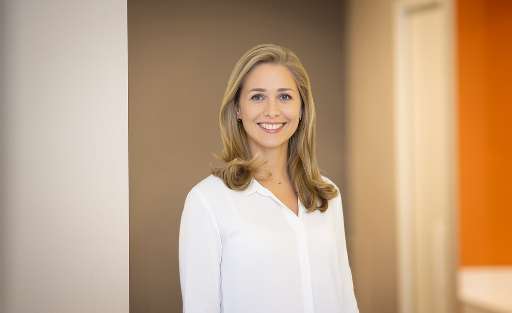 Dr. Cora Claussen 